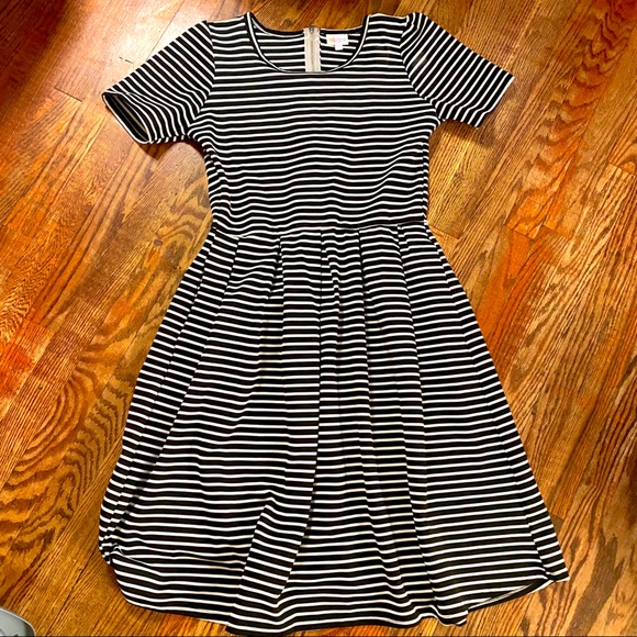 LuLaRoe Dresses & Skirts - LulaRoe Amelia Dress Black/White Stripe (POCKETS!)